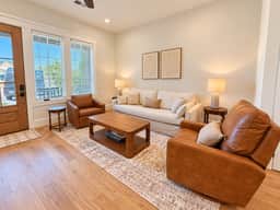 Luxury 4 Bed 4.5 Bath Townhome-3010 - Image 4
