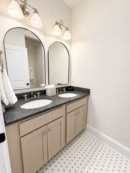 Luxury 4 Bed 4.5 Bath Townhome-3010 - Image 5