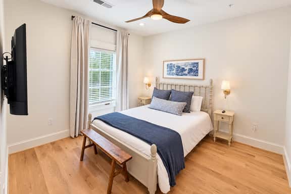 Luxury 4 Bed 4.5 Bath Townhome-3010 - Image 1
