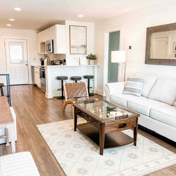 Cute 2 BR Condo Downtown Homewood - Image 1