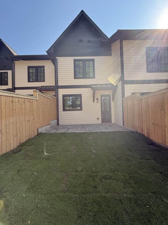 Homewood Luxury 2 Bedroom 2.5 Bath Townhome 3014 - Image 3