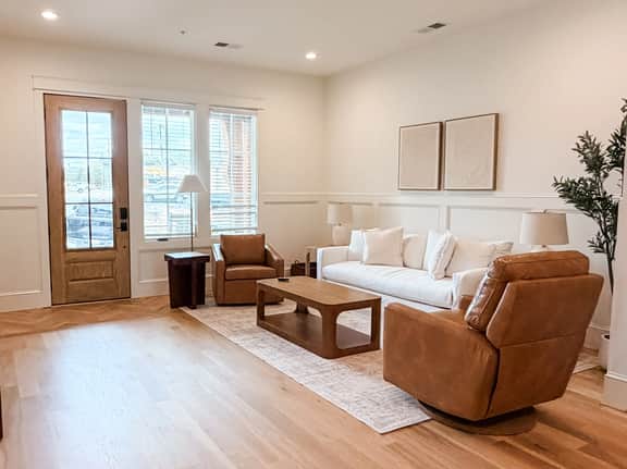 Homewood Luxury 2 Bedroom 2.5 Bath Townhome 3014 - Image 4