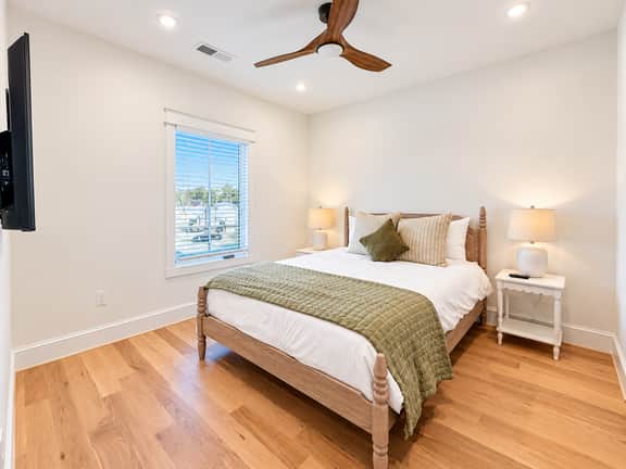 Homewood Luxury Townhome - Image 4