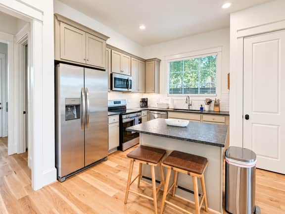 Homewood Luxury Townhome - Image 5