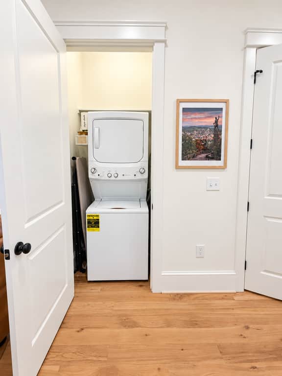 Luxury 4 Bed 4.5 Bath Townhome-3010 - Image 2