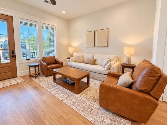 Luxury 4 Bed 4.5 Bath Townhome-3010 - Image 4